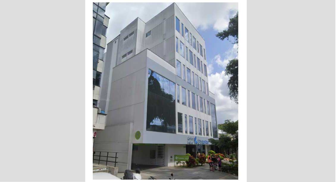 EDIFICIO SANITAS FACHADA MUROS INTERNOS Y CIELO RASO